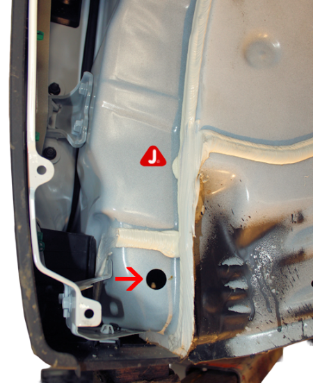 Rustbeskyttelse og undervognsbehandling i Maribo. Dørpanel.